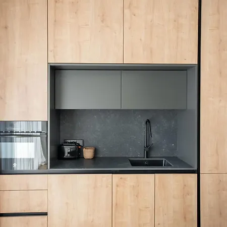 Apartment Monumental By Manlia
