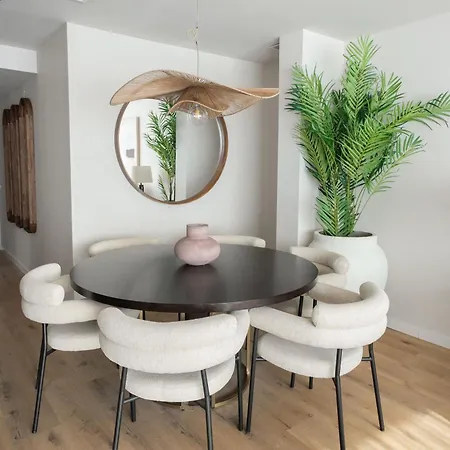 Apartment Monumental By Manlia *