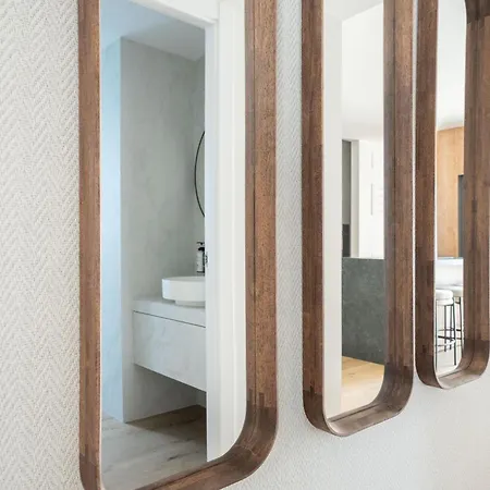 Apartment Monumental By Manlia