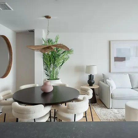 Apartment Monumental By Manlia *